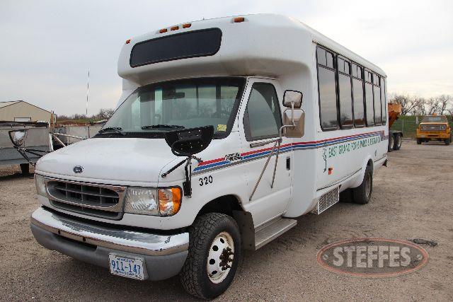 2003  E-450 Econoline .'